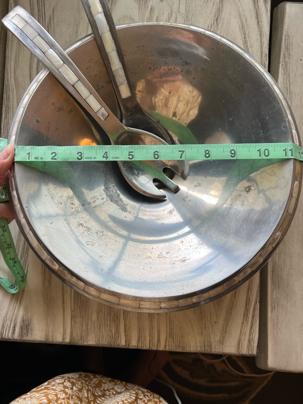Towle Mother of Pearl Aluminum Salad Bowl w/ Servers Vintage 11” - Picture 7 of 7